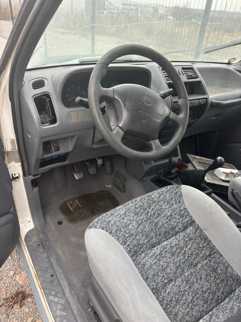 Nissan Terrano 2.7, снимка 6 - Автомобили и джипове - 53455876
