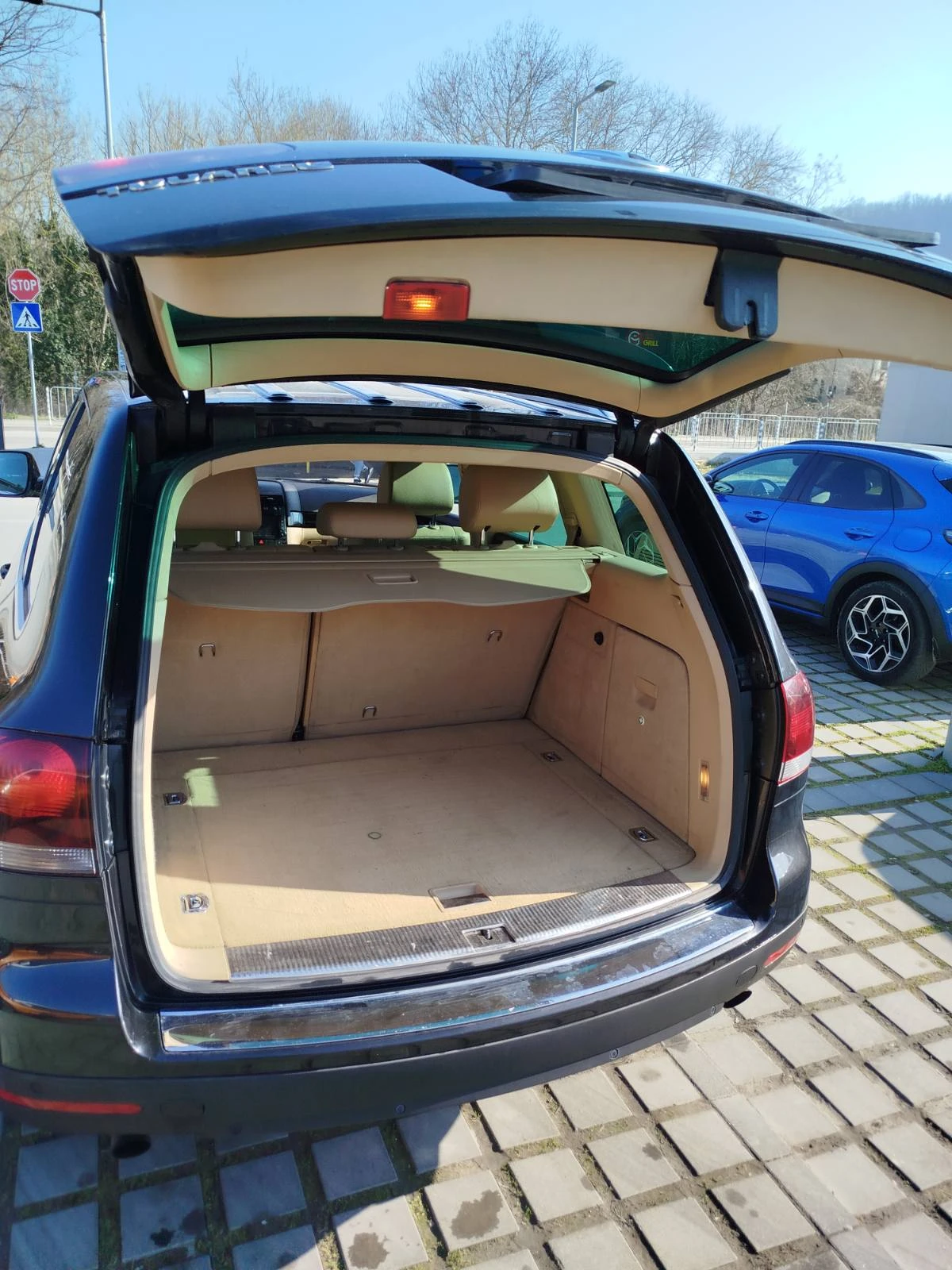 VW Touareg, снимка 12 - Автомобили и джипове - 53612592