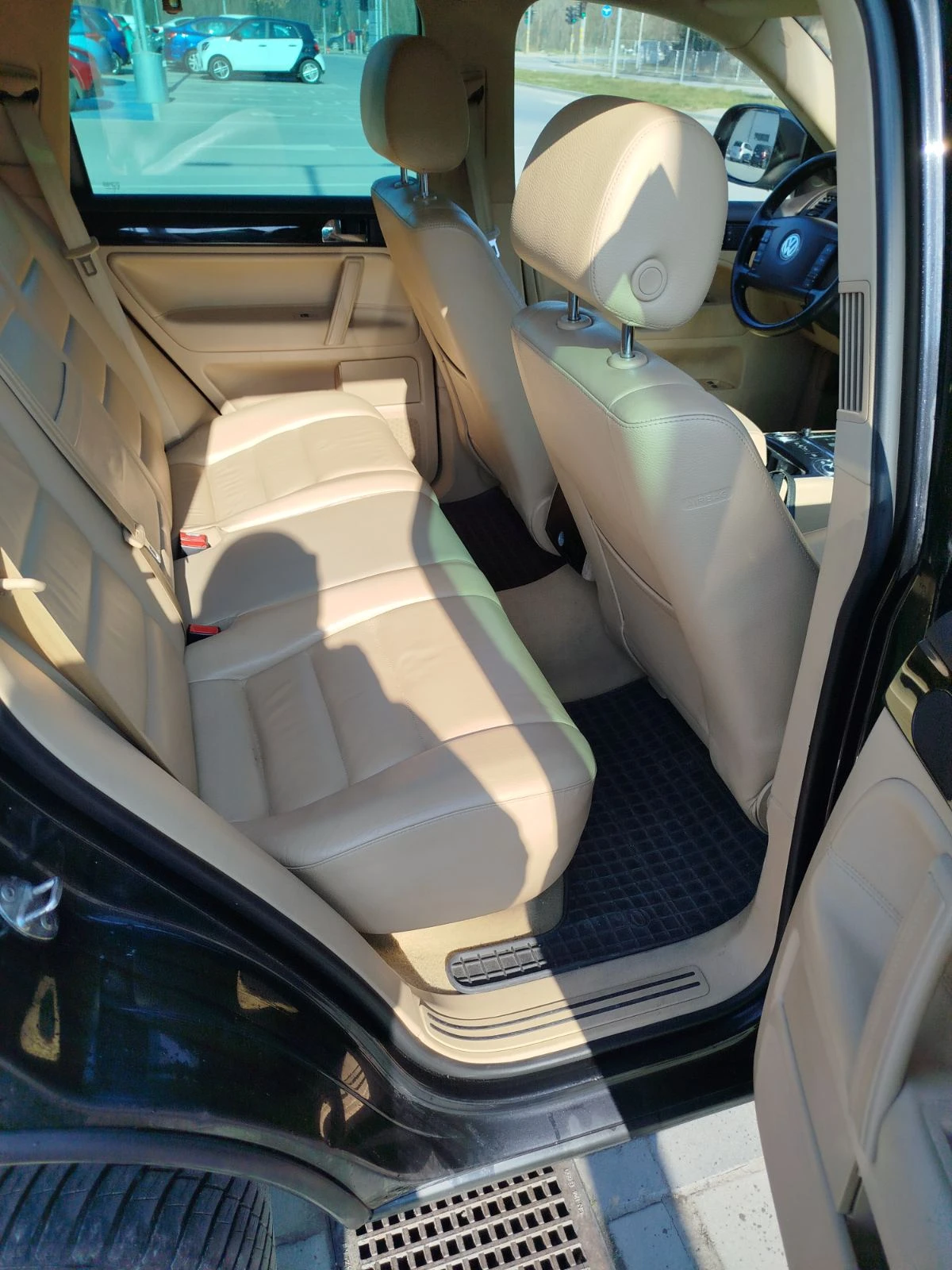 VW Touareg, снимка 13 - Автомобили и джипове - 53612592