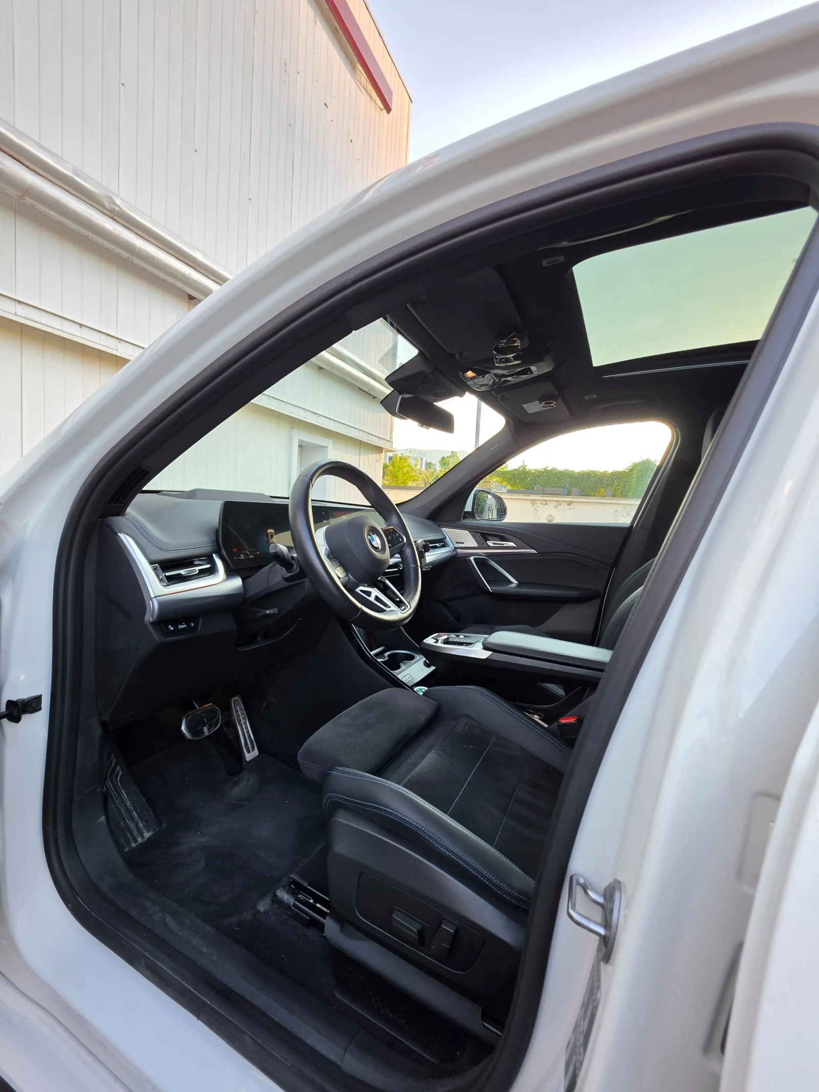 BMW X1 sDrive20i M, Панорама, Harman Kardon/Камера/, снимка 13 - Автомобили и джипове - 55506198