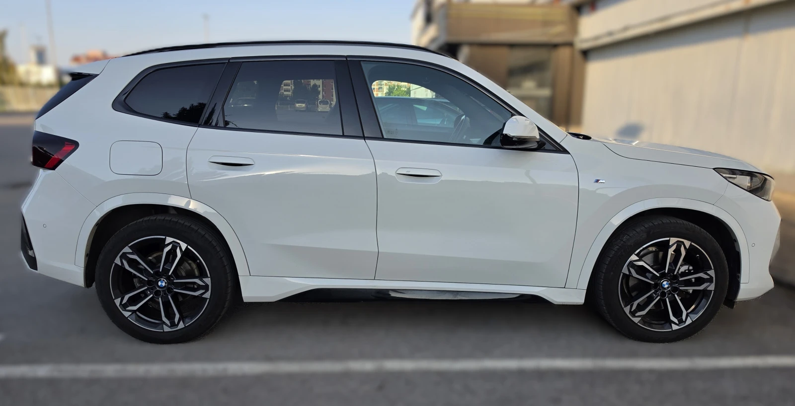BMW X1 sDrive20i M, Панорама, Harman Kardon/Камера/, снимка 5 - Автомобили и джипове - 55506198