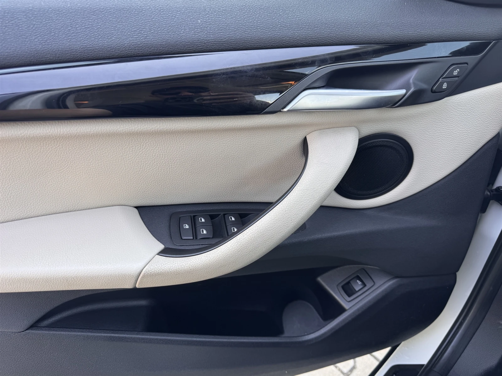 BMW X1 xDrive18d, снимка 12 - Автомобили и джипове - 54868991
