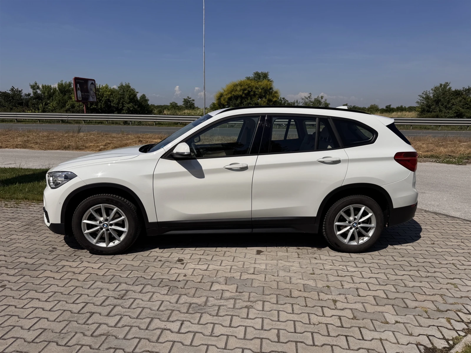 BMW X1 xDrive18d, снимка 3 - Автомобили и джипове - 54868991