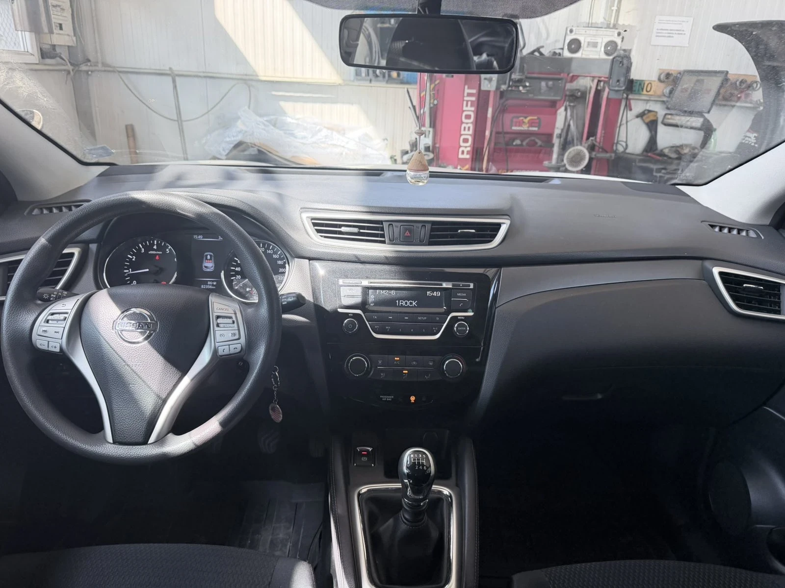 Nissan Qashqai 1.2, снимка 11 - Автомобили и джипове - 55559941