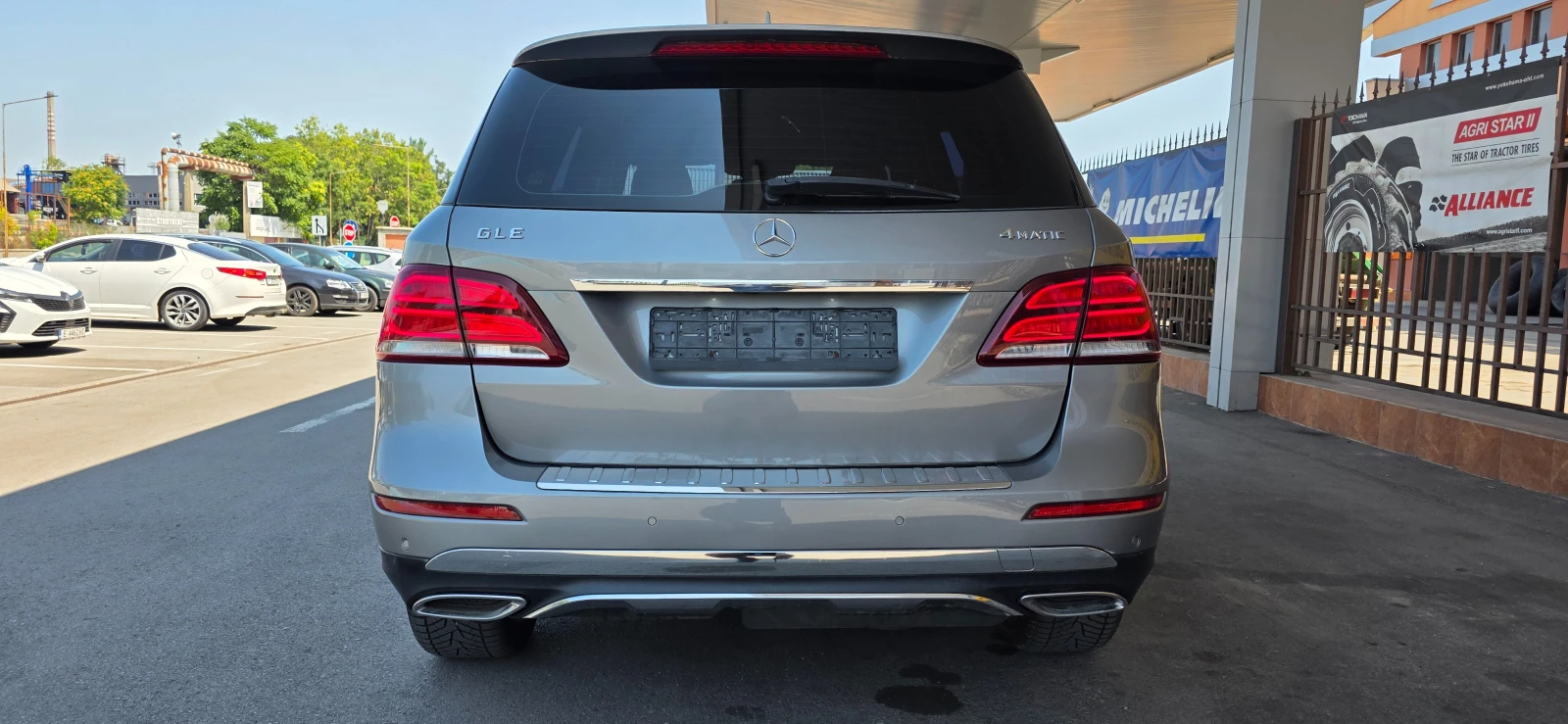 Mercedes-Benz GLE 350 * 4 MATIC* * AIR MATIC* * KEYLESS* * ШВЕЙЦАРИЯ, снимка 5 - Автомобили и джипове - 55619051