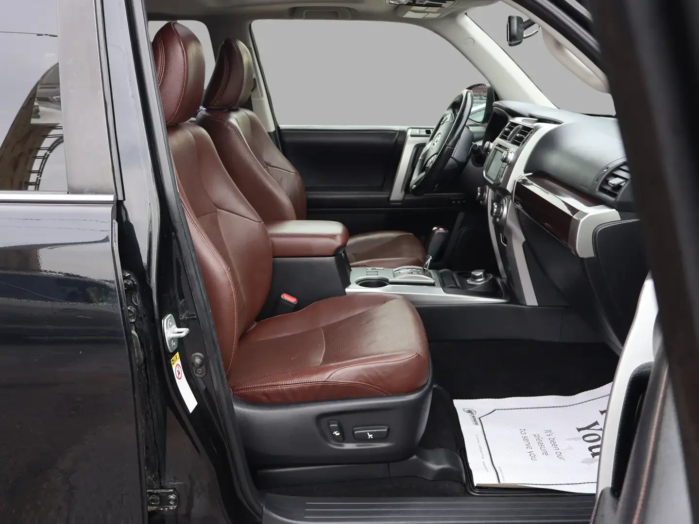 Toyota 4runner 4.0* V6* ПОДГРЕВ* КАМЕРА* КЕЙЛЕС* LANE* ASSIST, снимка 13 - Автомобили и джипове - 55839085