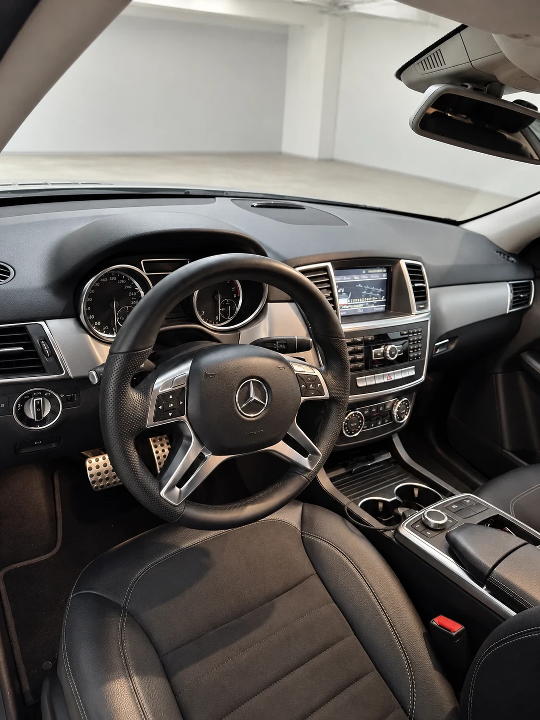 Mercedes-Benz ML 350 BlueTEC 4MATIC / AMG, снимка 4 - Автомобили и джипове - 56730977