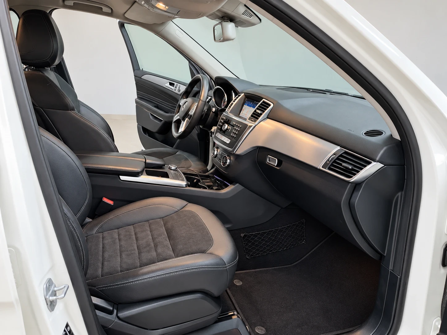 Mercedes-Benz ML 350 BlueTEC 4MATIC / AMG, снимка 6 - Автомобили и джипове - 56730977