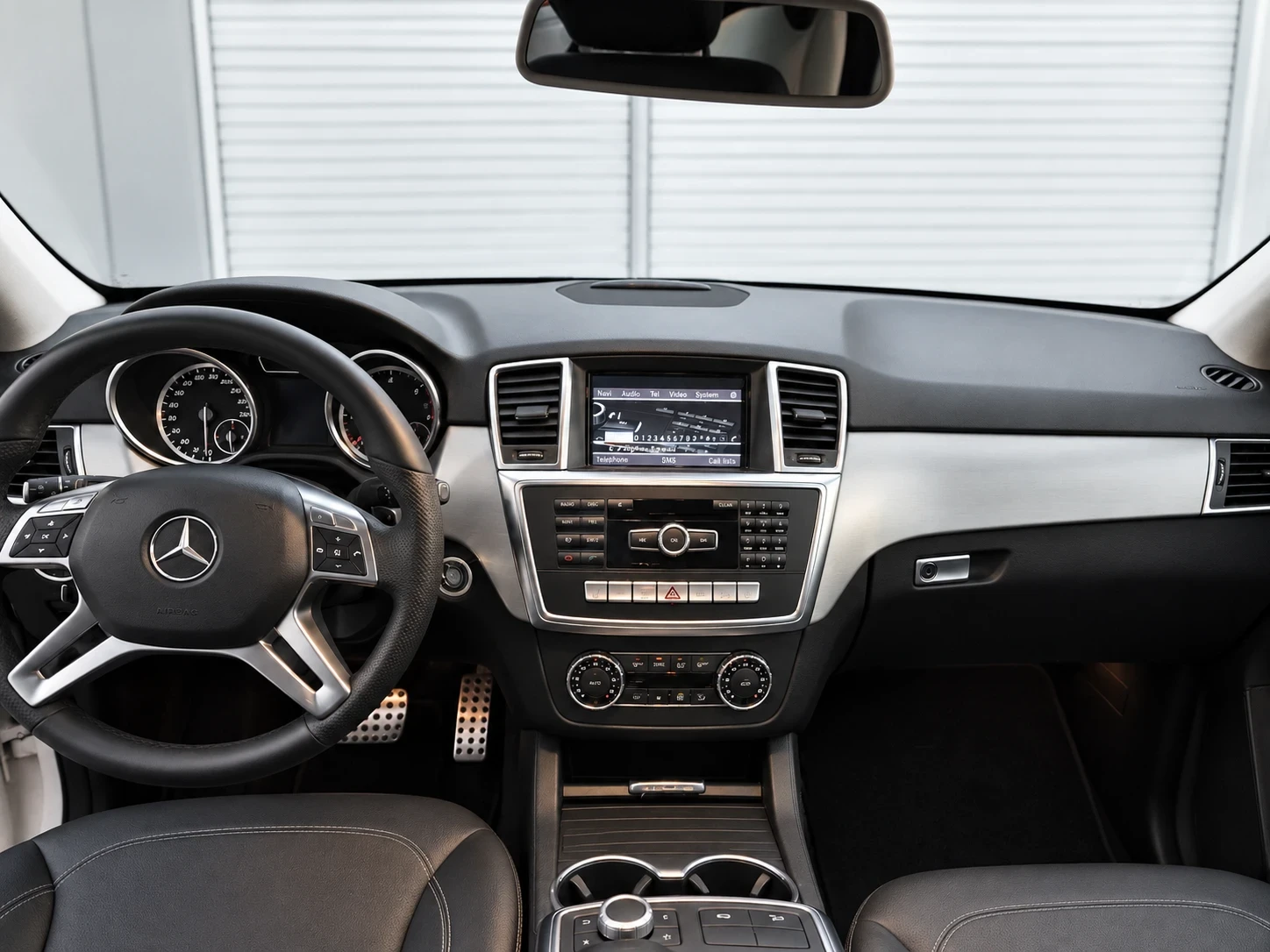 Mercedes-Benz ML 350 BlueTEC 4MATIC / AMG, снимка 9 - Автомобили и джипове - 56730977