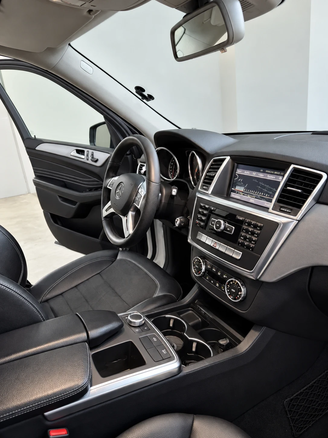 Mercedes-Benz ML 350 BlueTEC 4MATIC / AMG, снимка 7 - Автомобили и джипове - 56730977