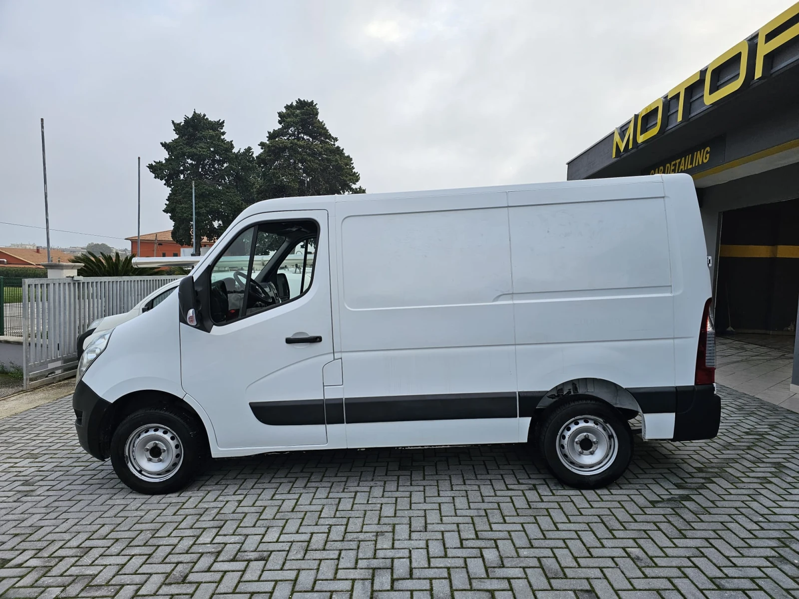 Renault Master 2.3 дизел  110 коня - изображение 4