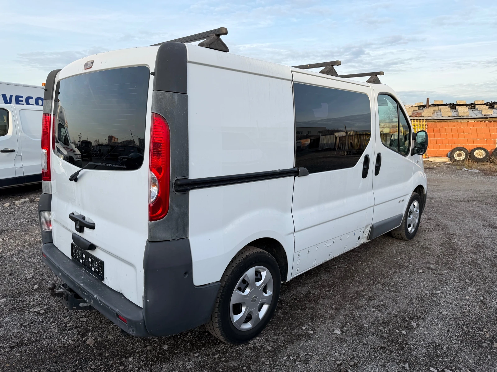 Renault Trafic 2.0DCI АВТОМАТ - изображение 6