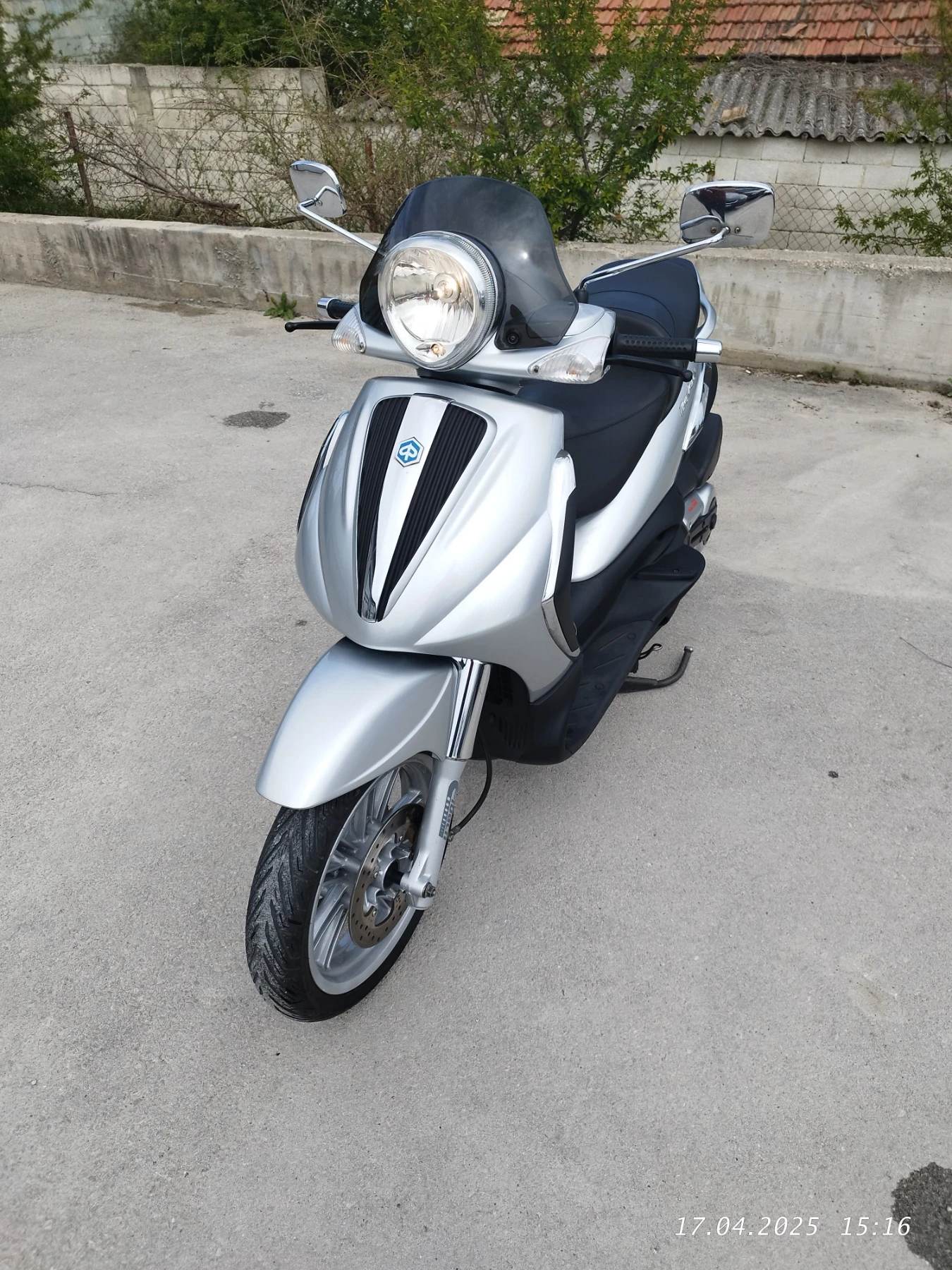 Piaggio Beverly Скутер - изображение 10