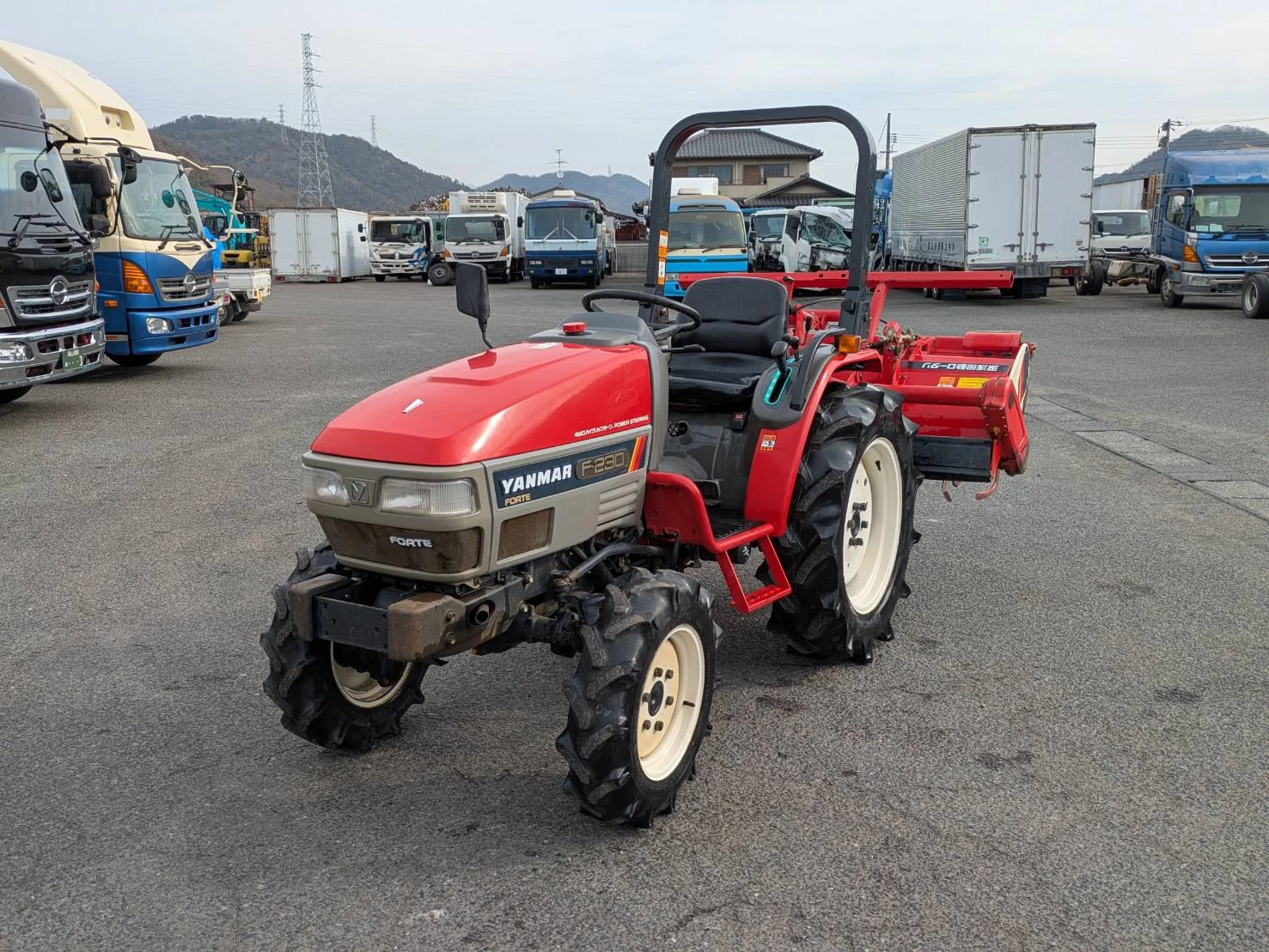 Трактор Yanmar F-230