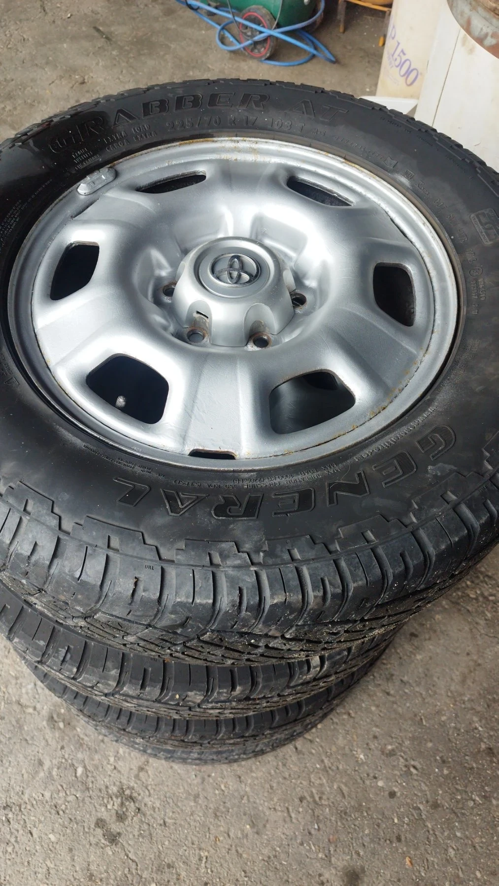    225/70R17  Toyota Land cruiser | Mobile.bg   1