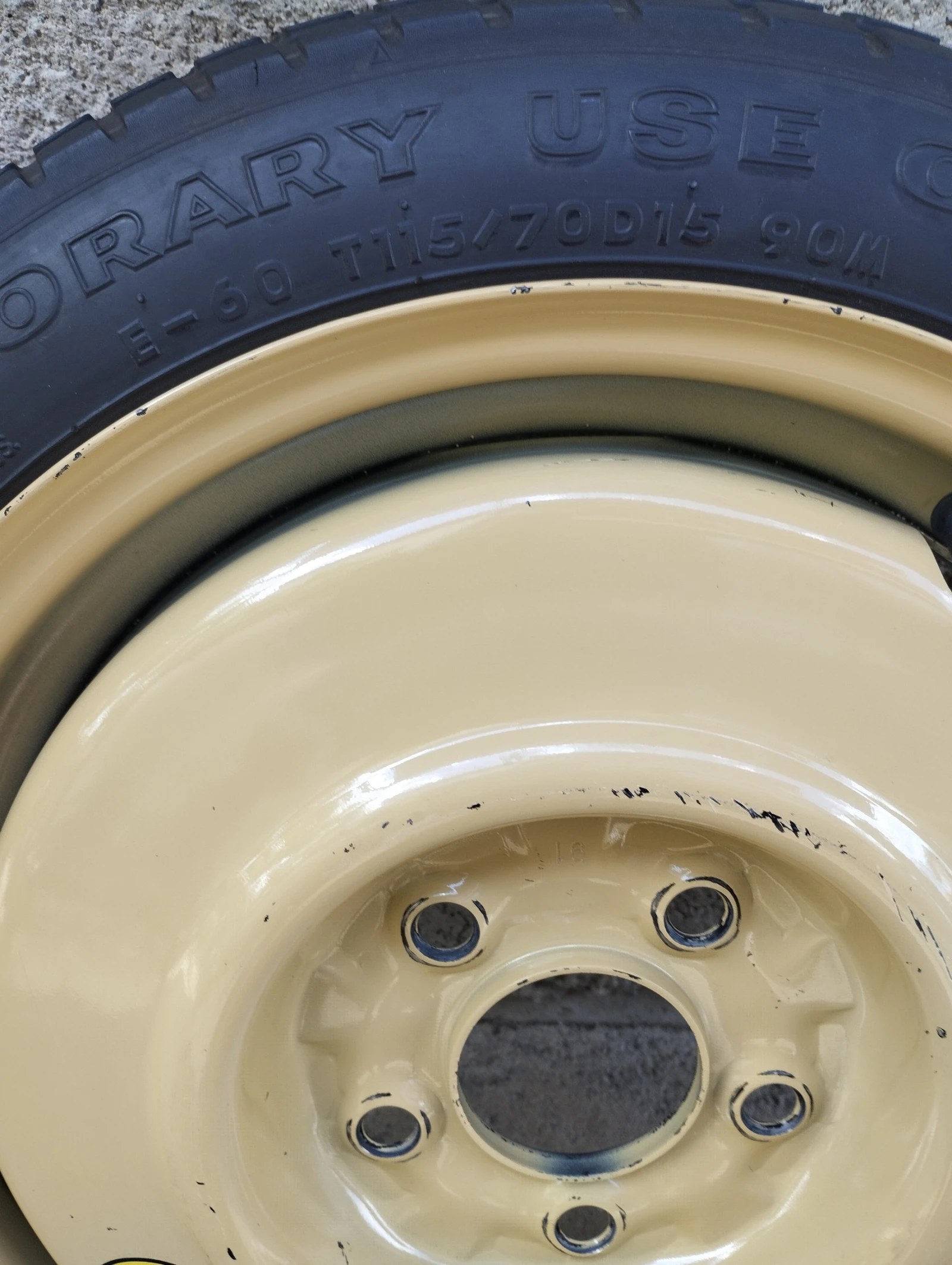 Гуми с джанти Toyo 115/70R15, снимка 4 - Гуми и джанти - 55232407