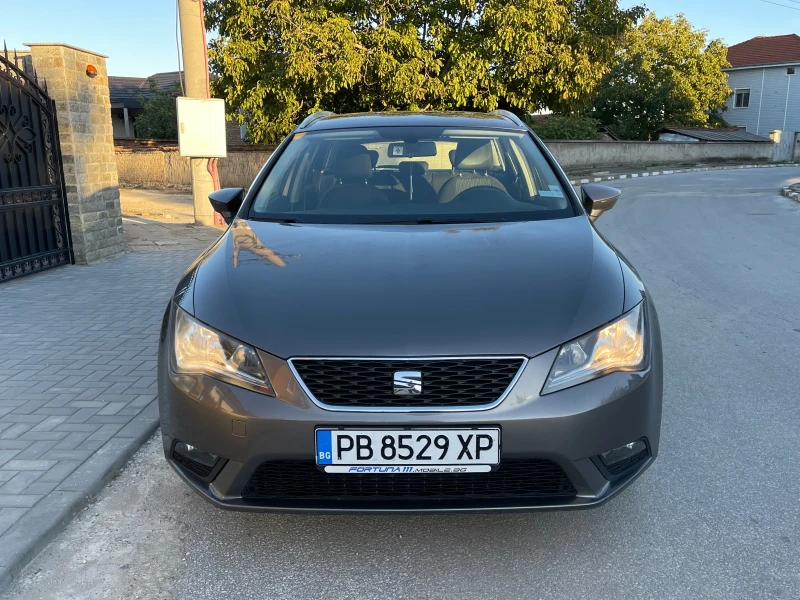 Seat Leon 1.6TDI НАПЪЛНО ОБСЛУЖЕНА, снимка 2 - Автомобили и джипове - 47494965