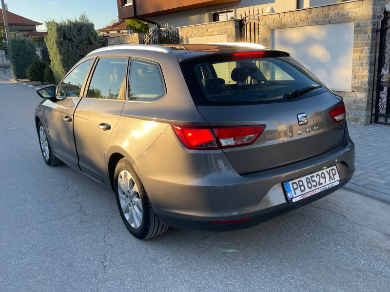 Seat Leon 1.6TDI НАПЪЛНО ОБСЛУЖЕНА, снимка 3 - Автомобили и джипове - 47494965