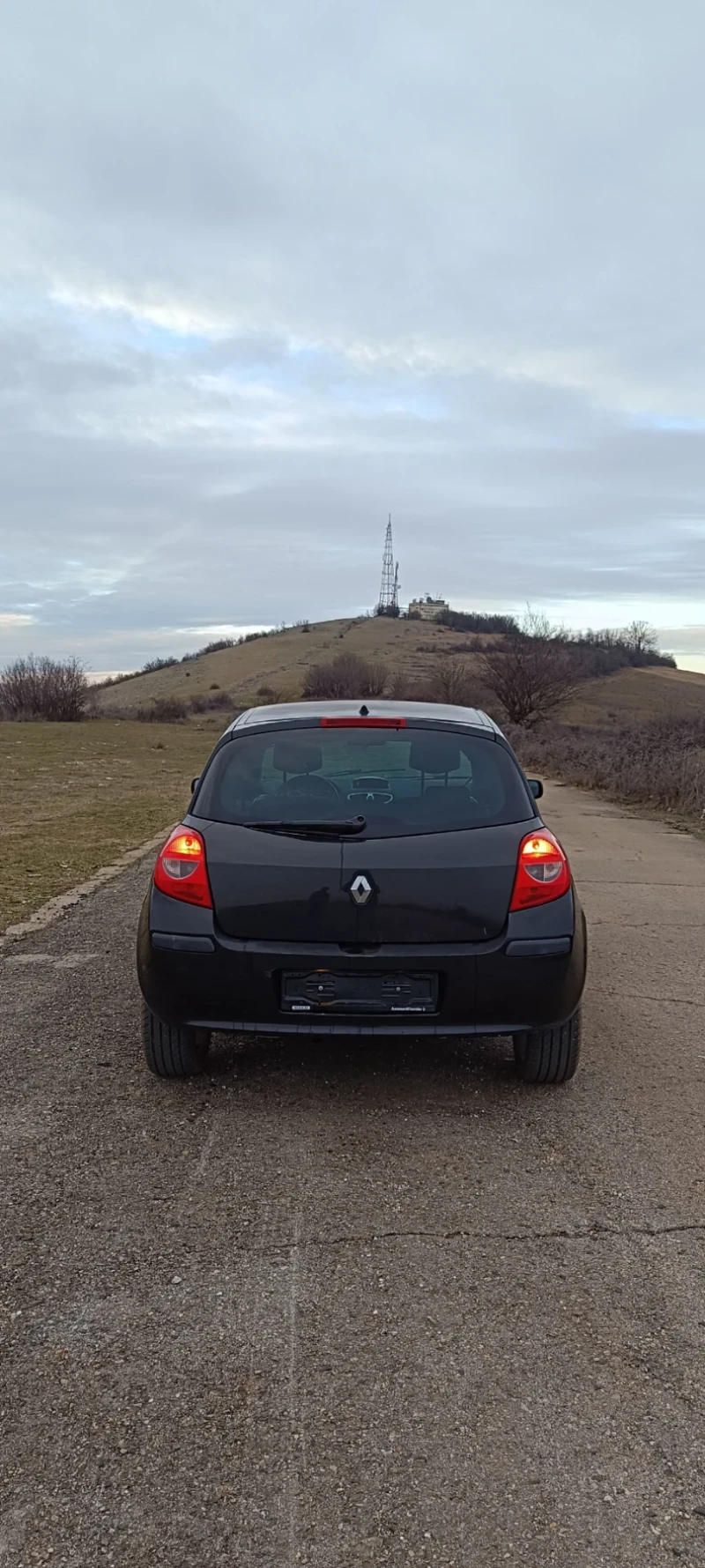 Renault Clio 1.4i, снимка 4 - Автомобили и джипове - 48693751