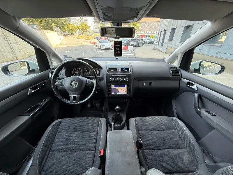 VW Touran 1.4 TSI 150hp, снимка 9 - Автомобили и джипове - 51149893