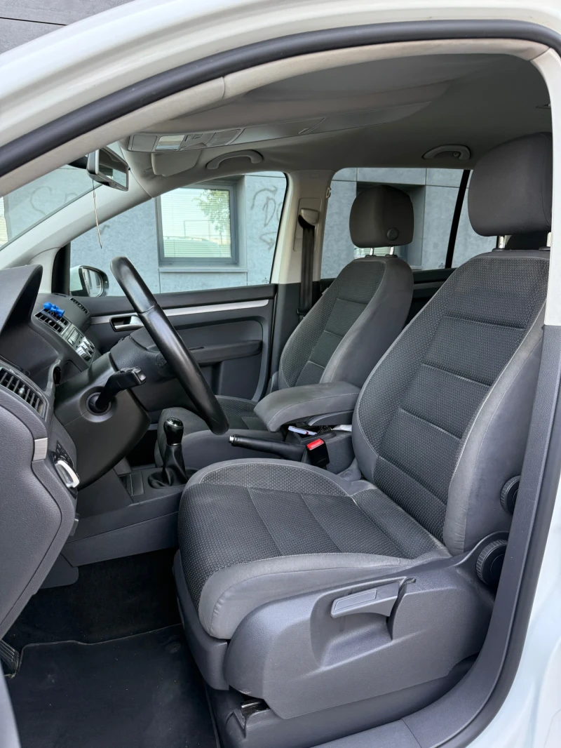 VW Touran 1.4 TSI 150hp, снимка 7 - Автомобили и джипове - 51149893