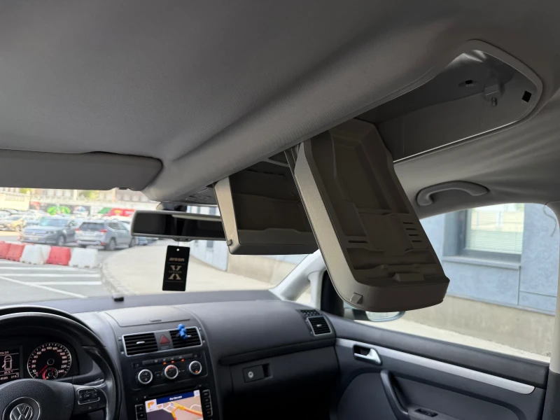 VW Touran 1.4 TSI 150hp, снимка 16 - Автомобили и джипове - 51149893