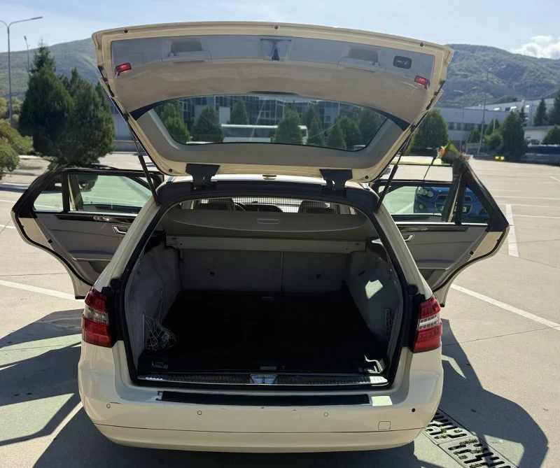 Mercedes-Benz E 220, снимка 13 - Автомобили и джипове - 51893480