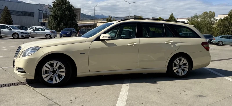Mercedes-Benz E 220, снимка 3 - Автомобили и джипове - 51893480