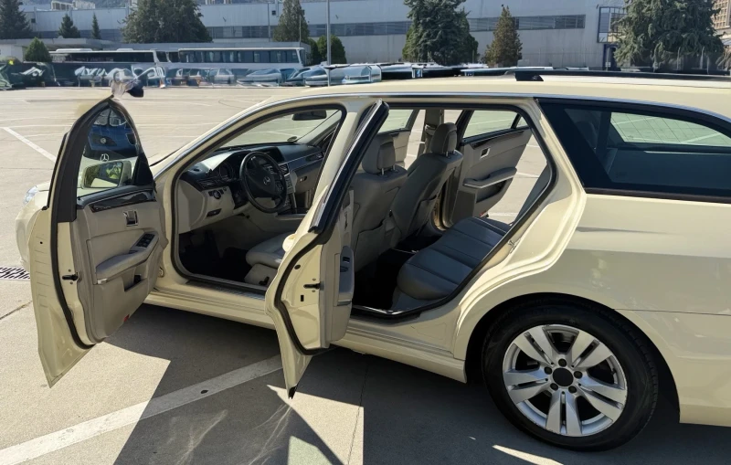 Mercedes-Benz E 220, снимка 10 - Автомобили и джипове - 51893480