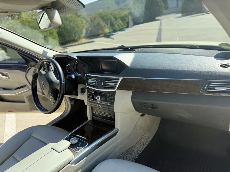 Mercedes-Benz E 220, снимка 15 - Автомобили и джипове - 51893480