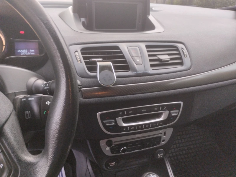 Renault Megane, снимка 7 - Автомобили и джипове - 52310457