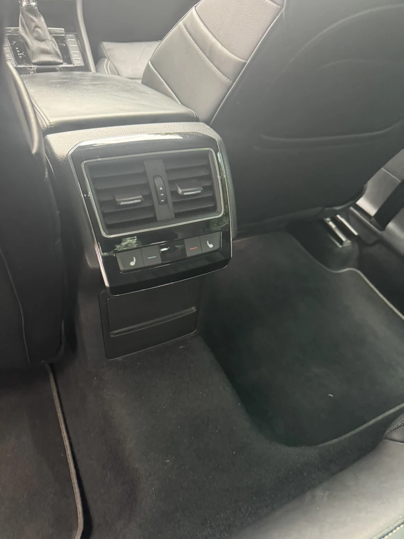 Skoda Superb L&K 2.0 TDI 4x4, снимка 15 - Автомобили и джипове - 52567972