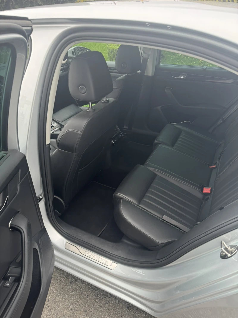 Skoda Superb L&K 2.0 TDI 4x4, снимка 11 - Автомобили и джипове - 52567972