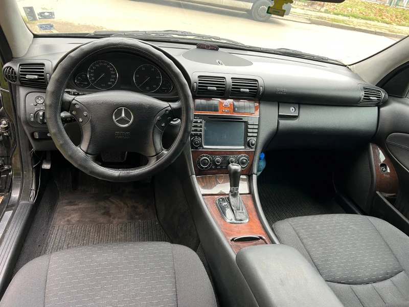 Mercedes-Benz C 220, снимка 3 - Автомобили и джипове - 52883642