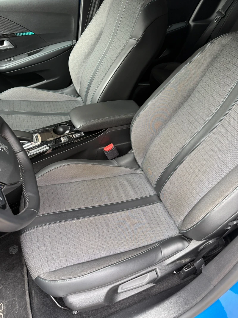 Peugeot 208 e, снимка 11 - Автомобили и джипове - 53501767
