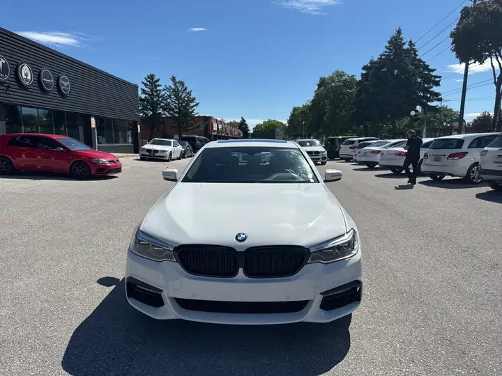 BMW 530 xDrive/M SPORT/PREMIUM ENHANCED/HEAD UP/H&K, снимка 3 - Автомобили и джипове - 55081992