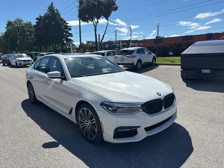 BMW 530 xDrive/M SPORT/PREMIUM ENHANCED/HEAD UP/H&K, снимка 2 - Автомобили и джипове - 55081992