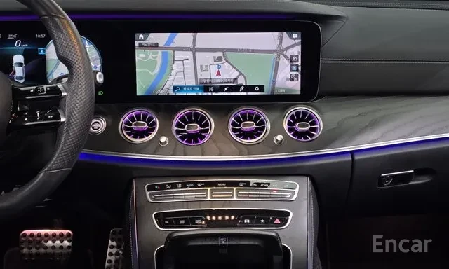 Mercedes-Benz E 220 D 4MATIC * AMG ПАКЕТ * FACELIFT * 360 * 27K KM * , снимка 9 - Автомобили и джипове - 56116843