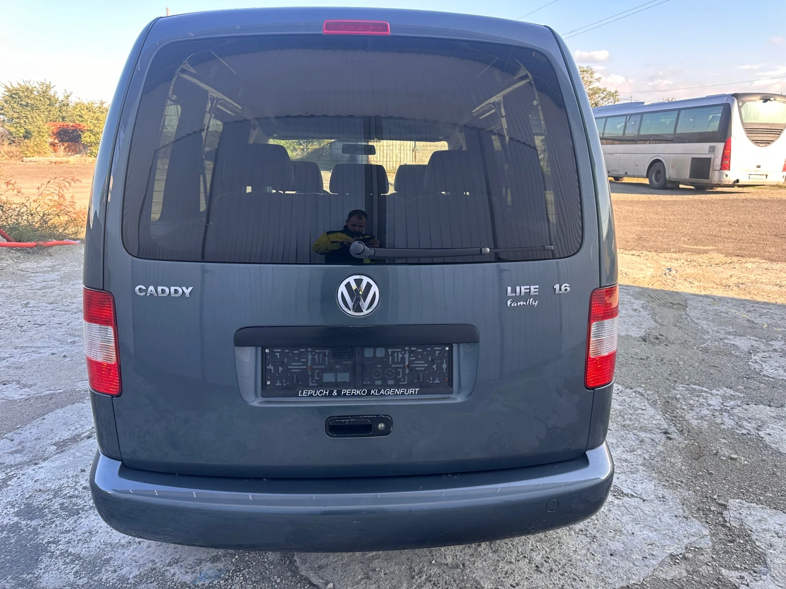 VW Caddy Life 1.6 - изображение 4