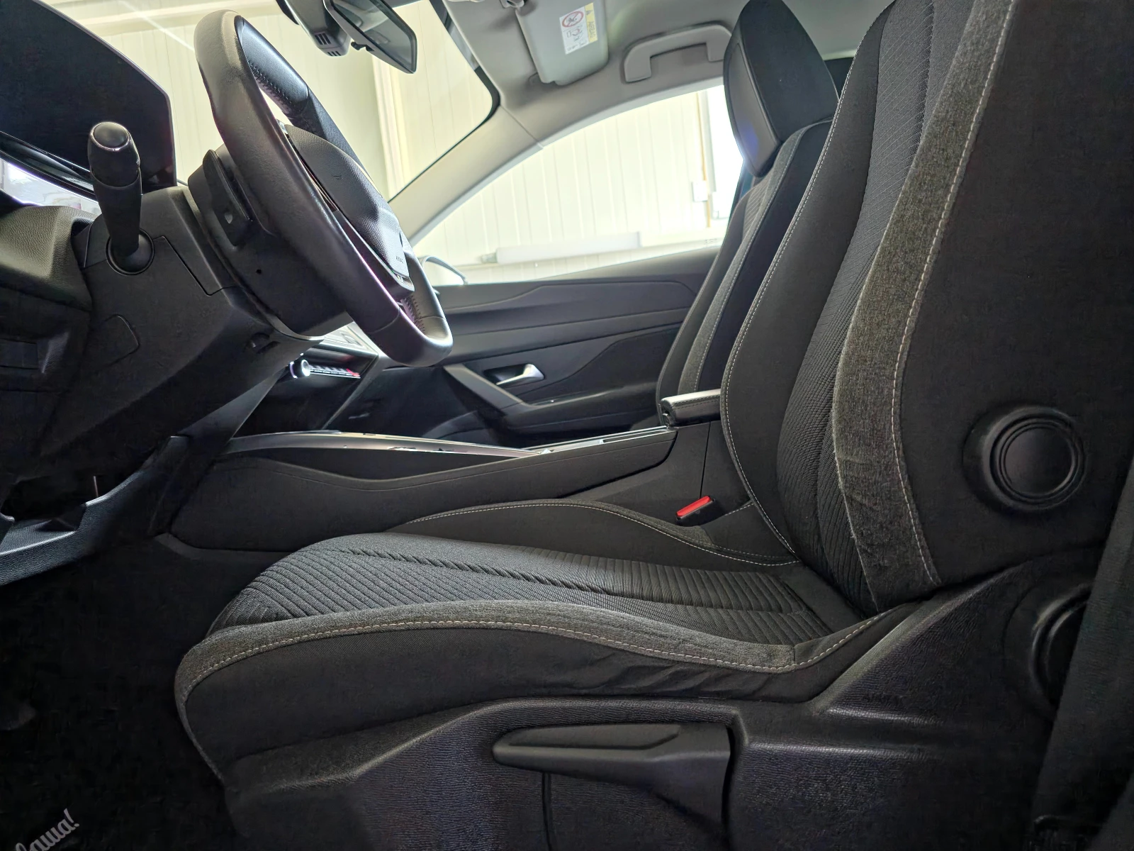 Peugeot 308 1.5 BlueHDi ACTIVE 131 S&S EAT8 - изображение 8