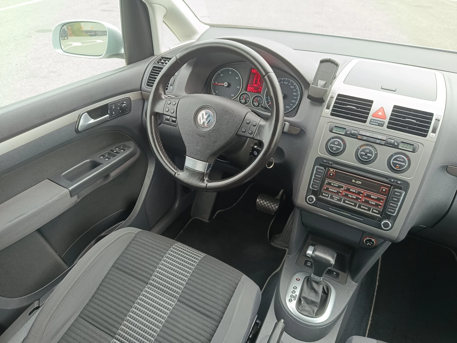 VW Touran 2.0TDI 140 DSG 8V - изображение 8