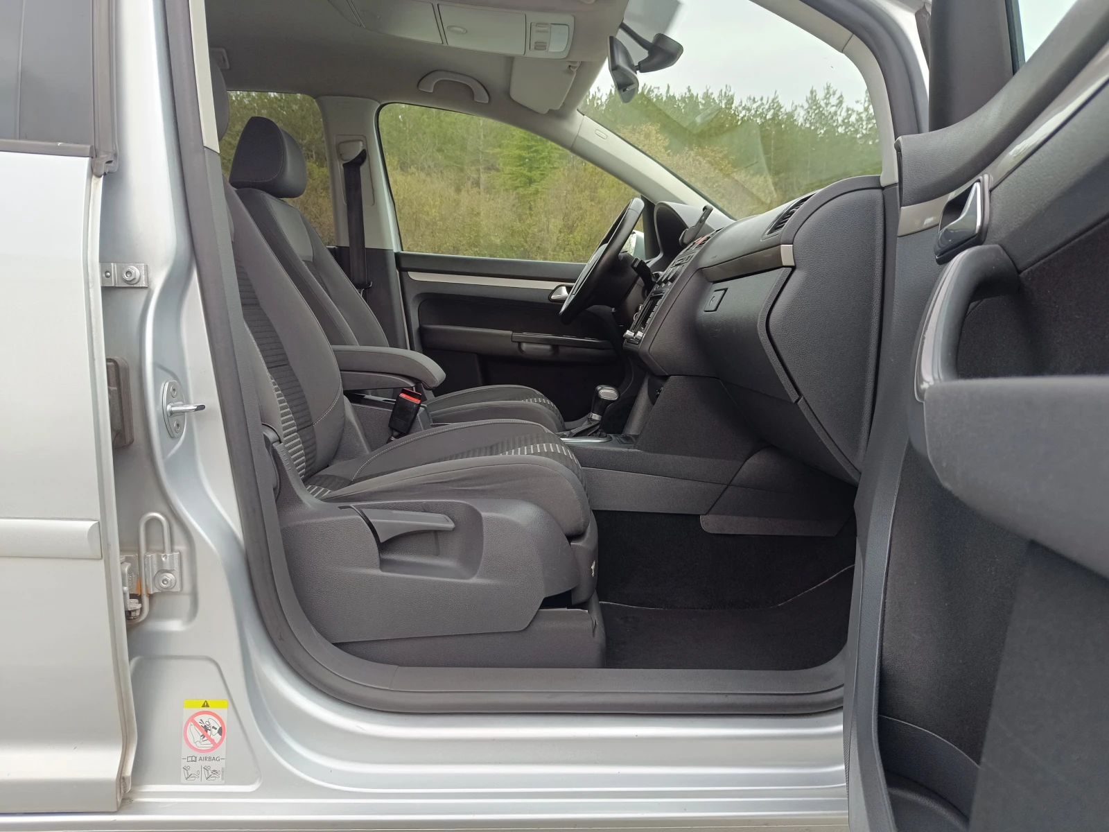 VW Touran 2.0TDI 140 DSG 8V - изображение 10