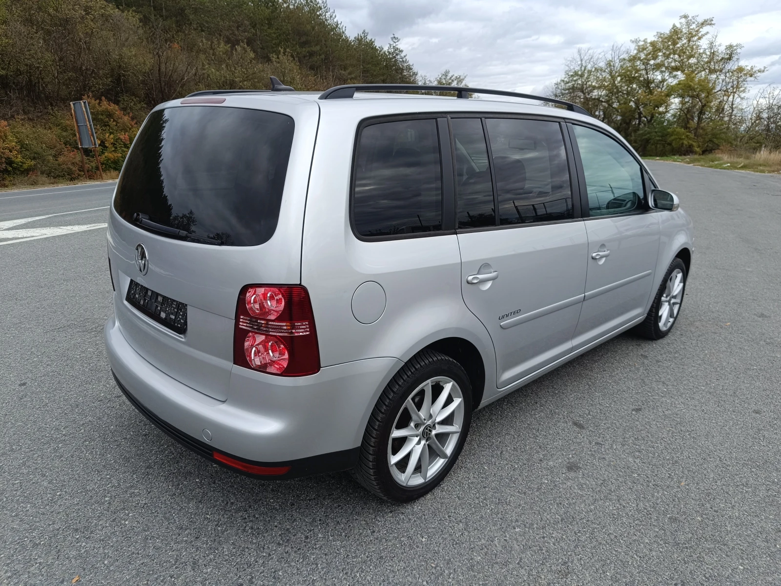 VW Touran 2.0TDI 140 DSG 8V - изображение 4