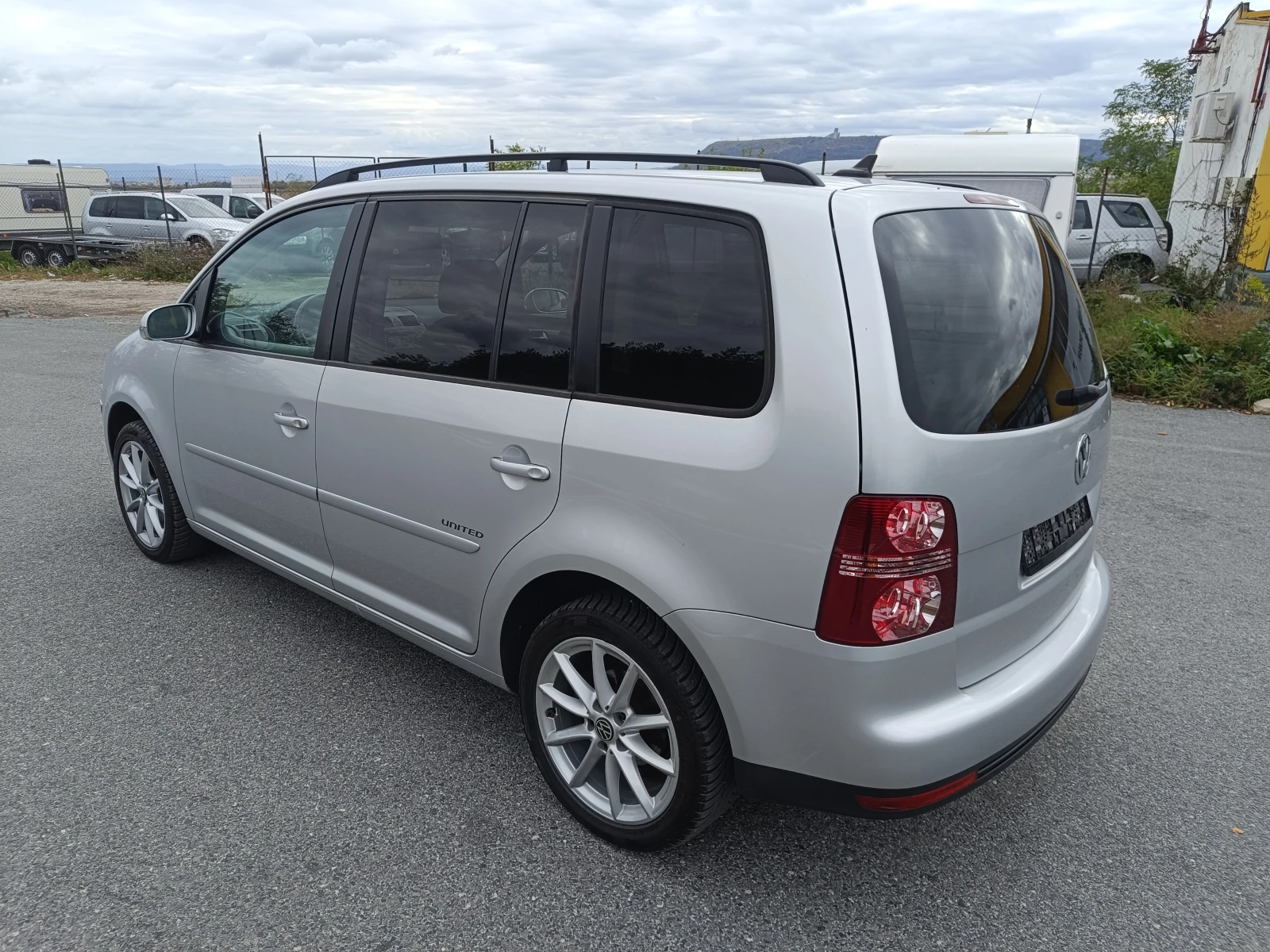 VW Touran 2.0TDI 140 DSG 8V - изображение 5