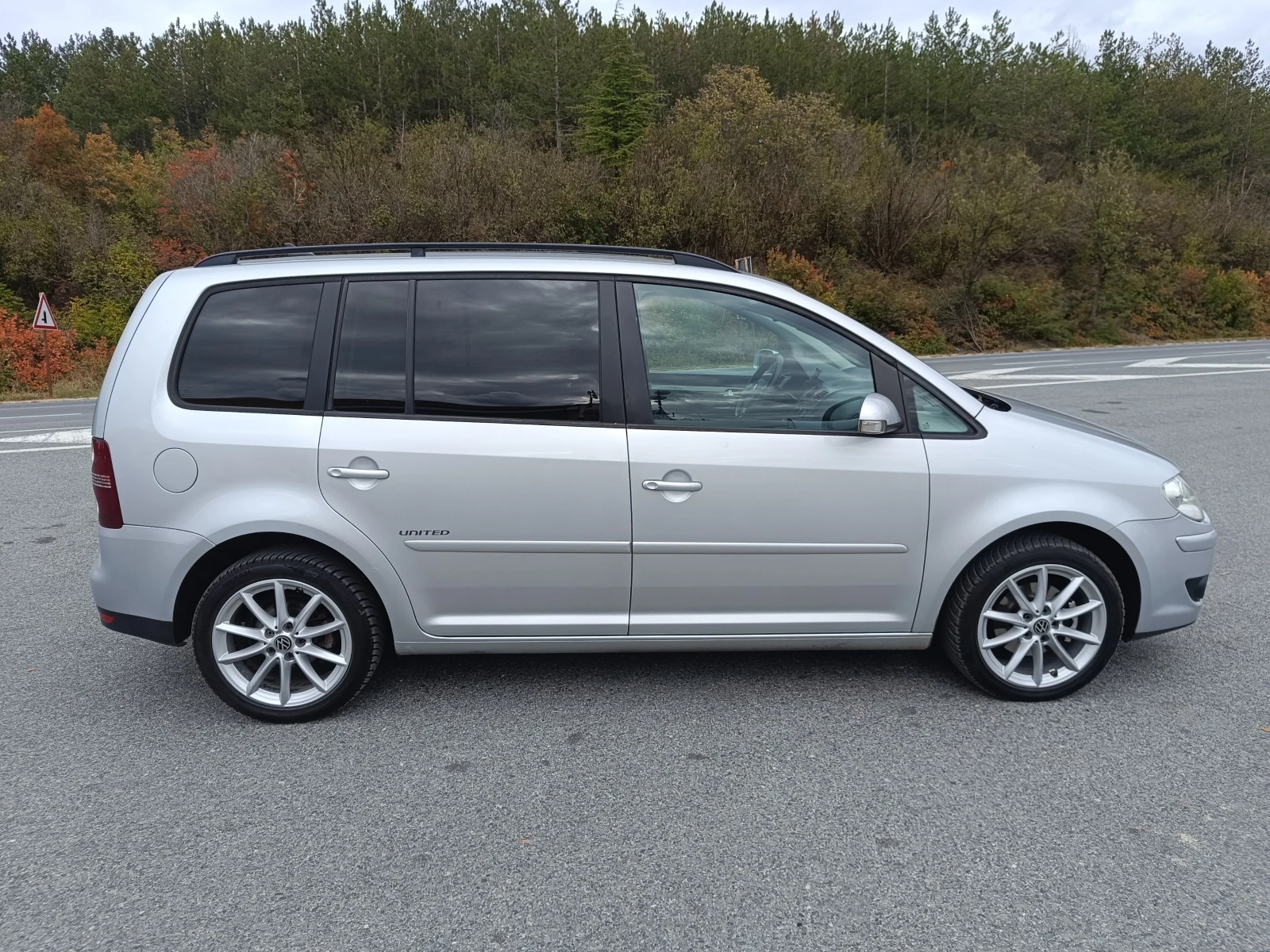 VW Touran 2.0TDI 140 DSG 8V - изображение 6