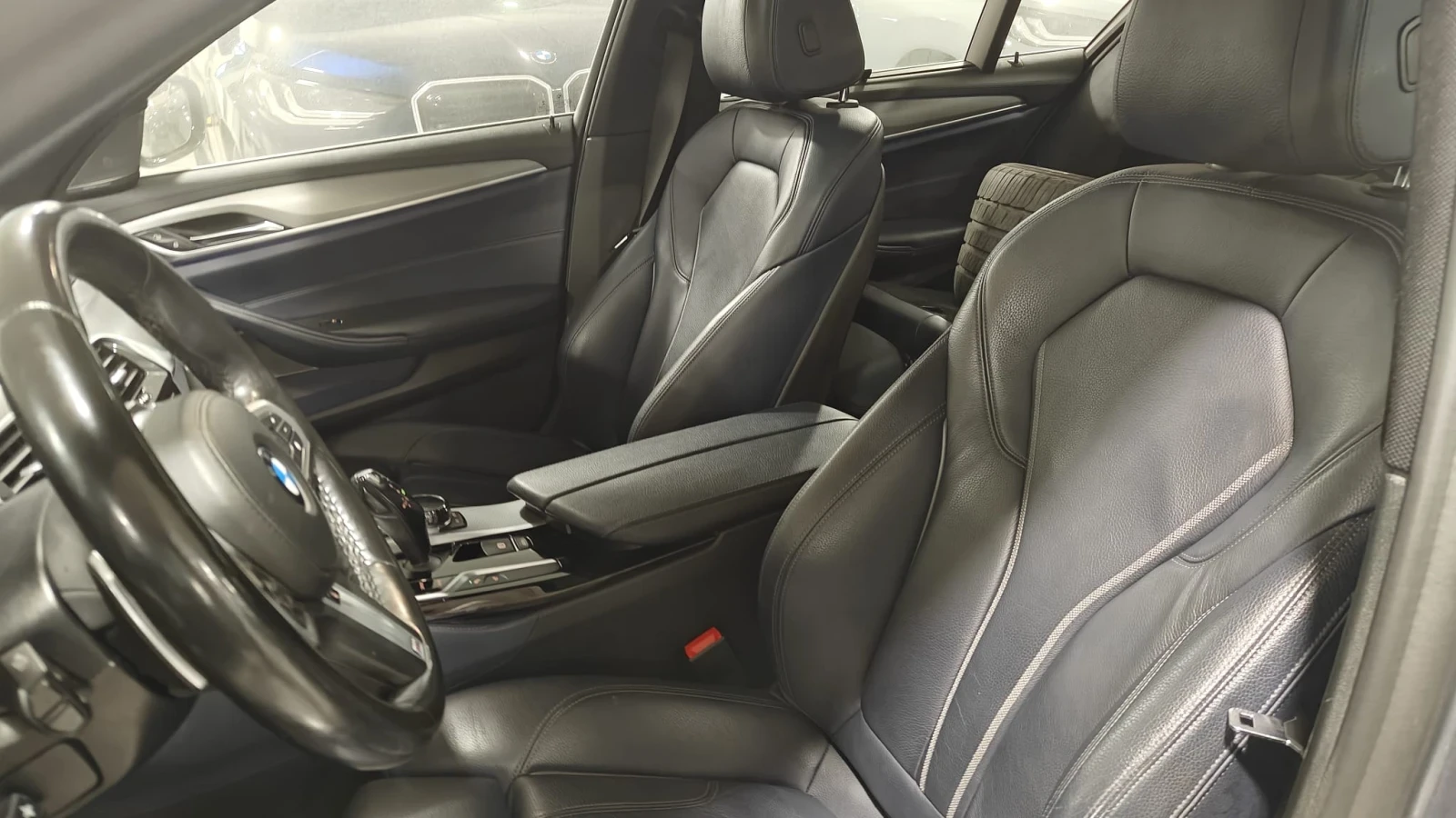 BMW 540 M ПАКЕТ* HEAD UP* 360КАМЕРА* HARMON KARDON* CARFAX, снимка 14 - Автомобили и джипове - 54005559