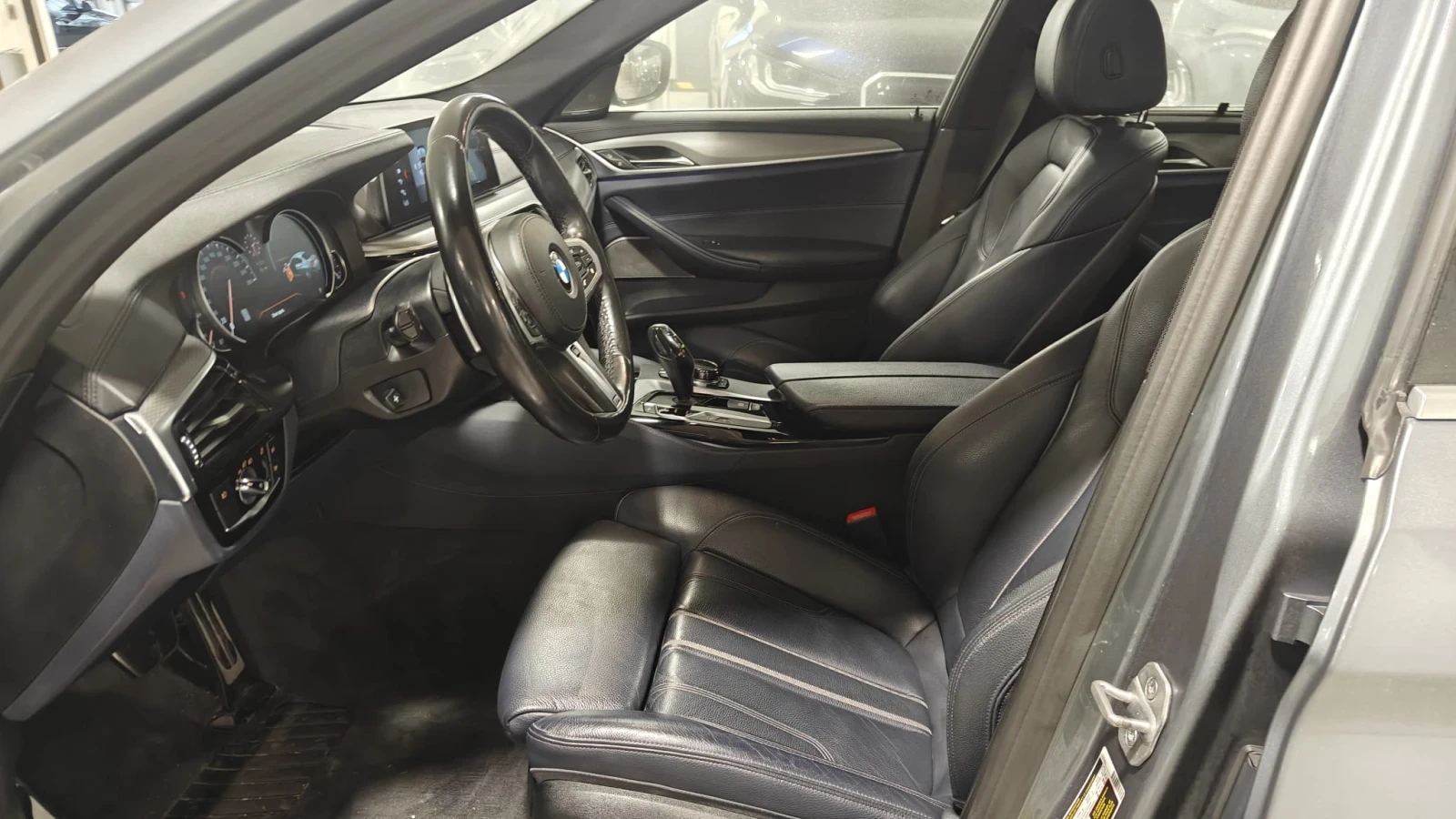 BMW 540 M ПАКЕТ* HEAD UP* 360КАМЕРА* HARMON KARDON* CARFAX, снимка 8 - Автомобили и джипове - 54005559