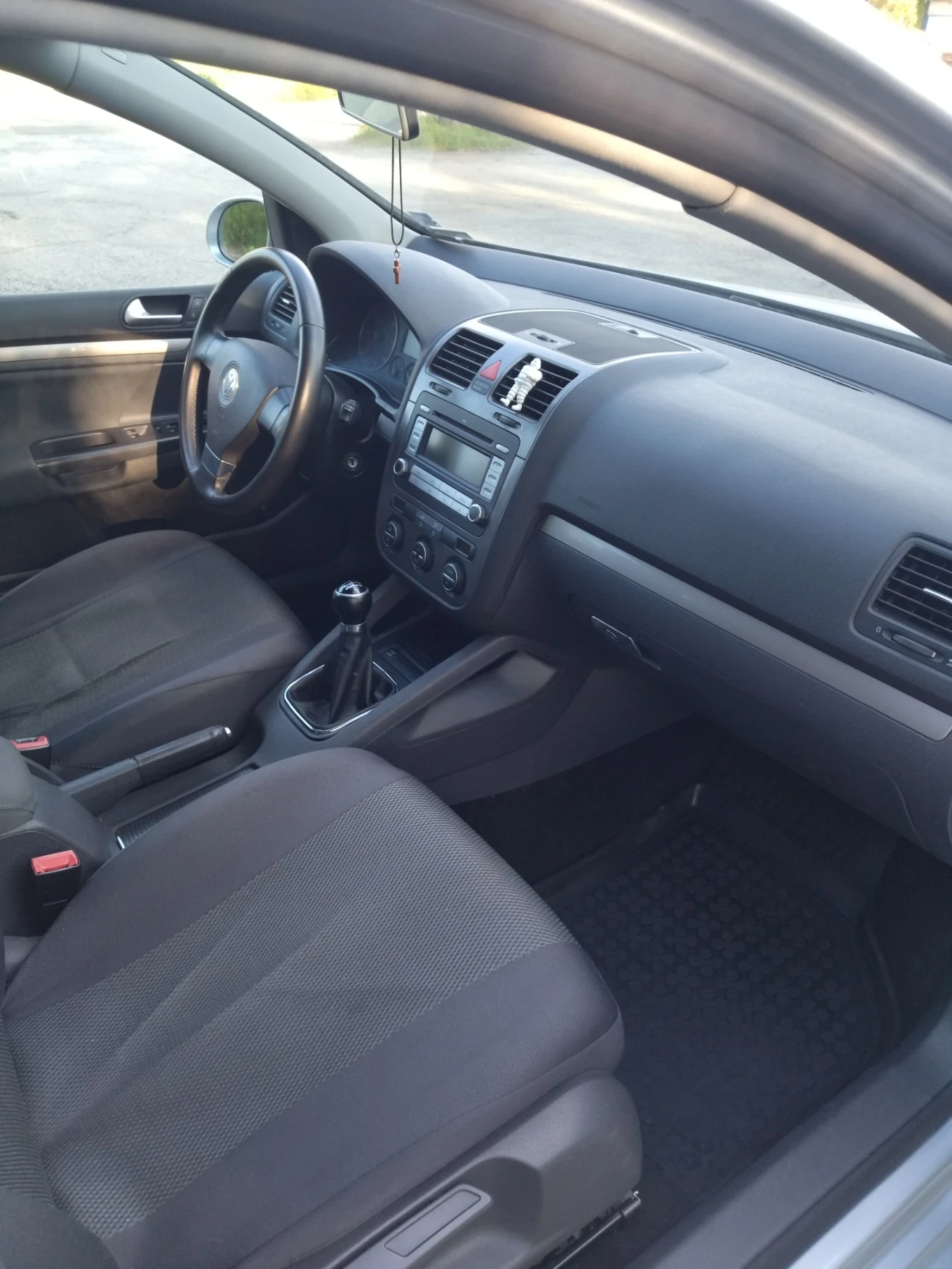VW Golf 1.9 tdi, снимка 9 - Автомобили и джипове - 54401113