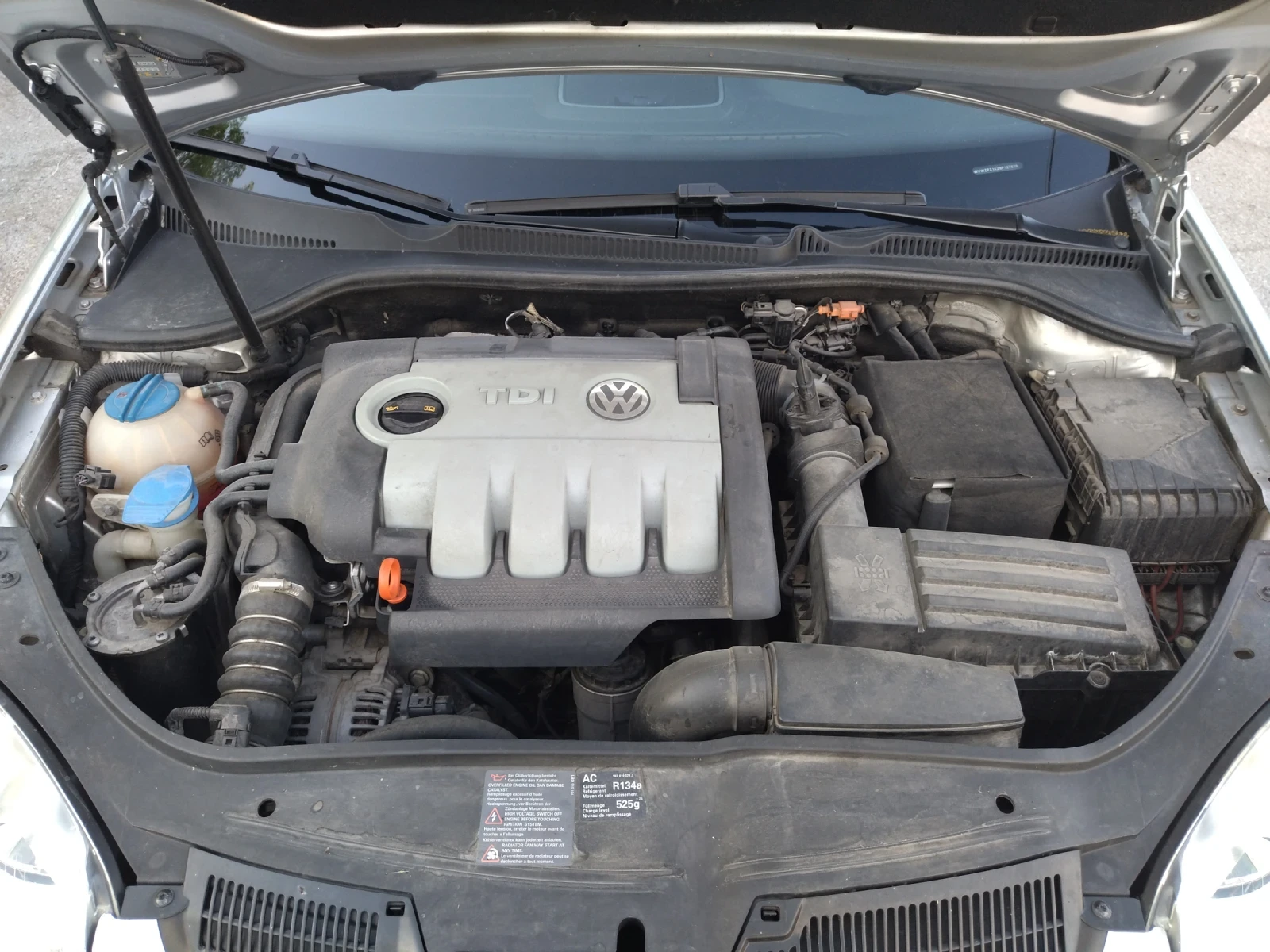 VW Golf 1.9 tdi, снимка 11 - Автомобили и джипове - 54401113