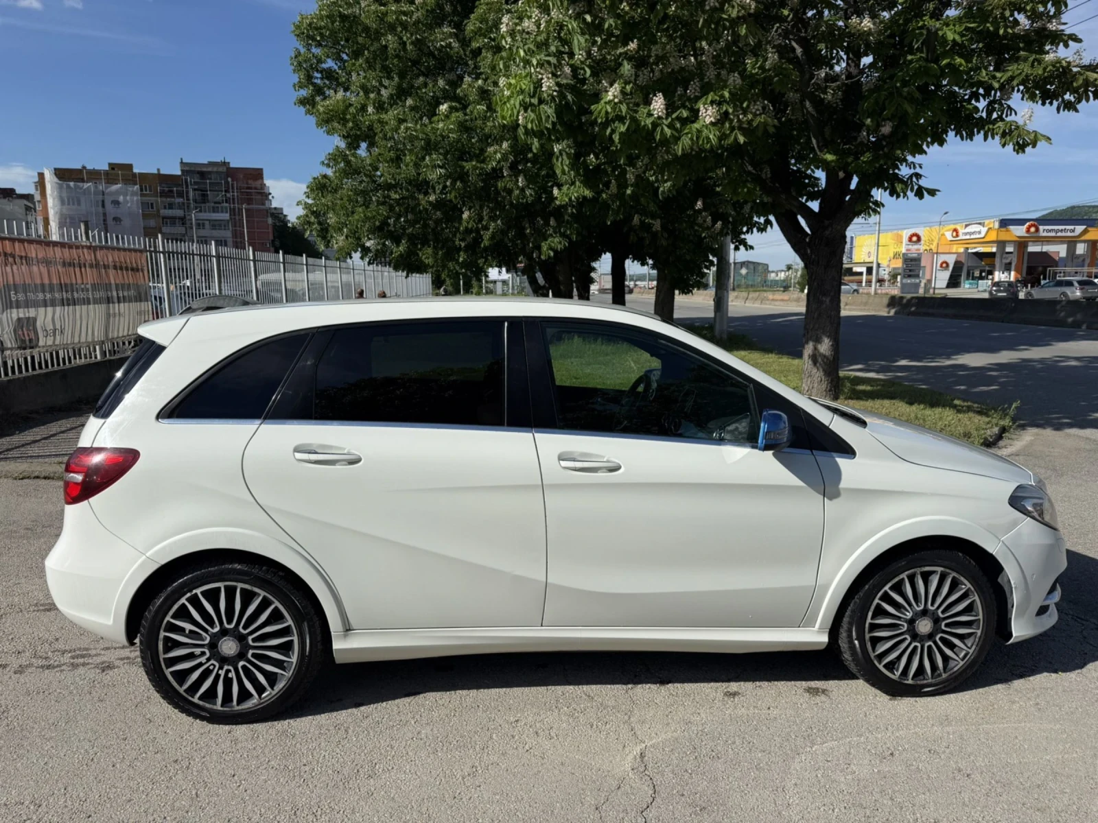 Mercedes-Benz B 250 B 250 E, снимка 7 - Автомобили и джипове - 54565463